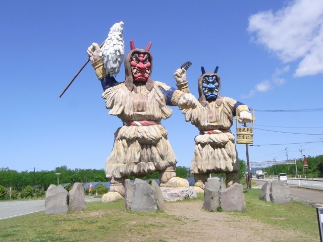 男鹿名物なまはげの巨大像