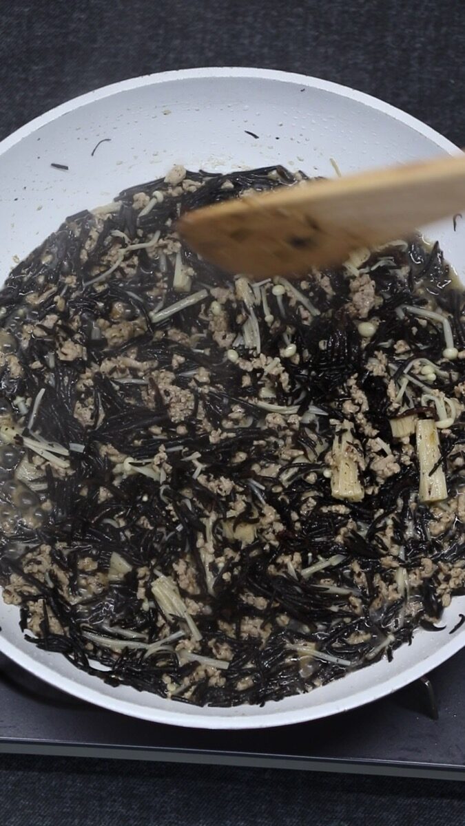 ひじきの味噌炒めの調理工程