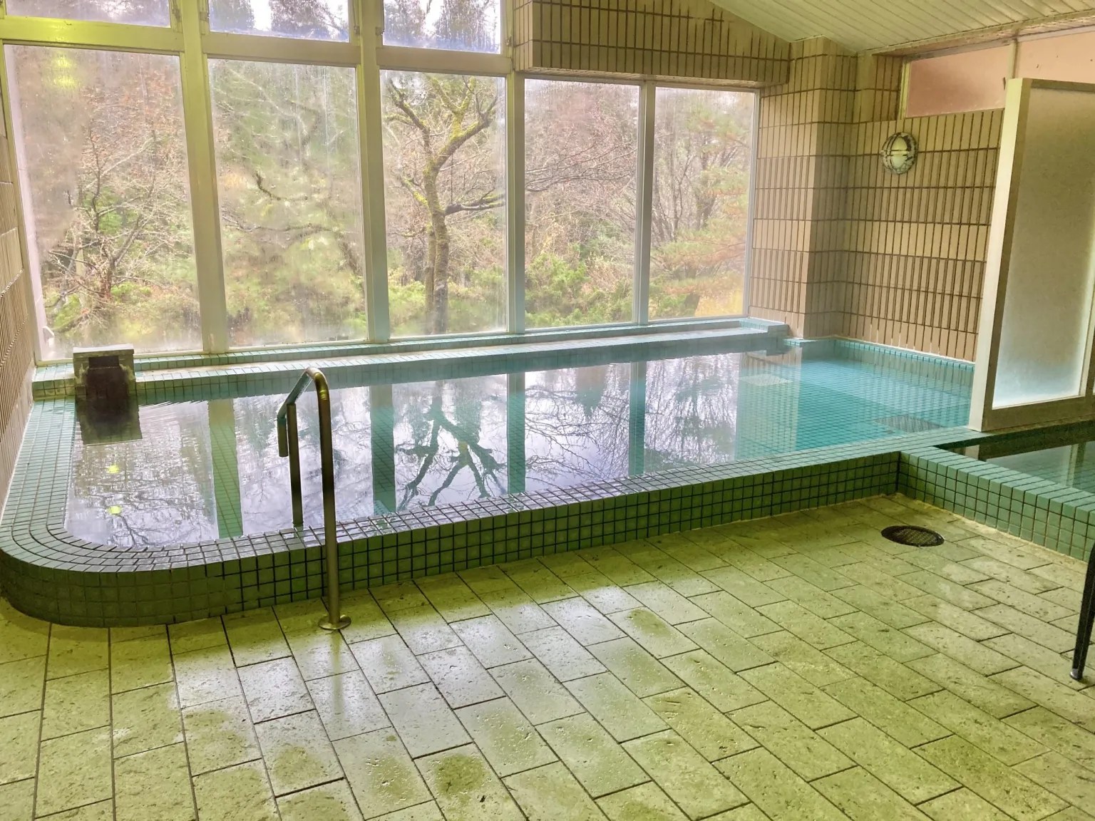 奥羽山荘の内風呂(ナトリウム・カルシウム硫酸塩泉)